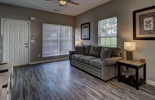 Riverdale House | Atlanta, Near Airport. Long Stays ok and Pets friendly. Sleeps 6