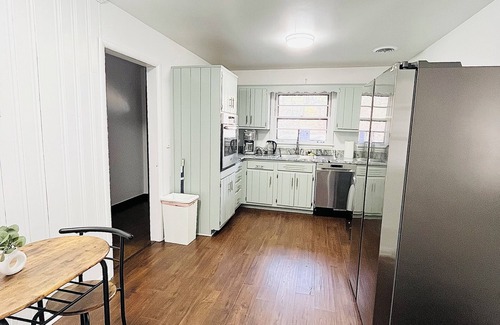 North Druid Hills House | Atlanta Oasis w/3 Queens & Backyard Near Hotspots
