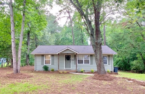 Hampton House | Atlanta Speedway Cottage