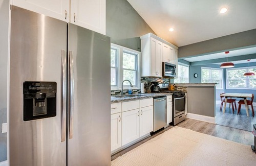Atlanta House | Atlanta Vacation Rental with Deck 4 Mi to Downtown!