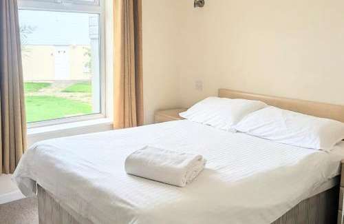 Saint Columb Major House | Atlantic Lodge - 4 Bedroom - Pool -Spa - Gym