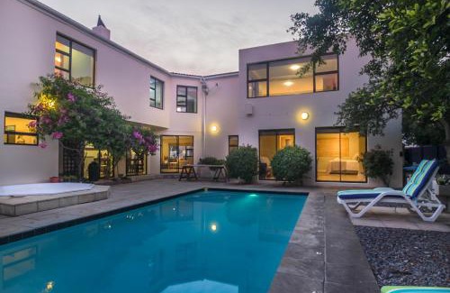 Sunset Beach Bed & Breakfast | Atlantic Bay Lodge