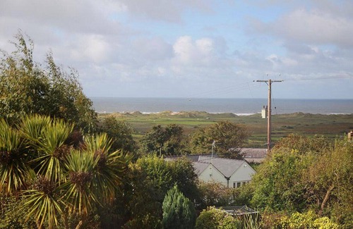 Llangennith House | Atlantic Haven - Four Bedroom House, Sleeps 8
