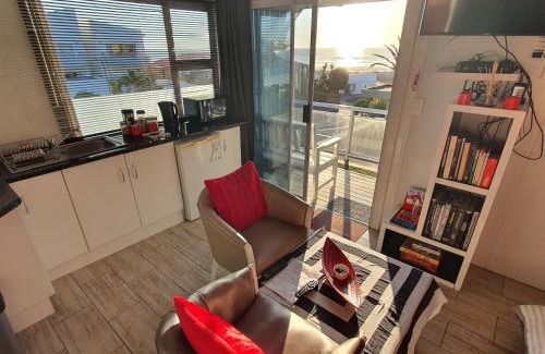 Melkbosstrand Apartment | Atlantic Studio - Compact unit with Sea Views