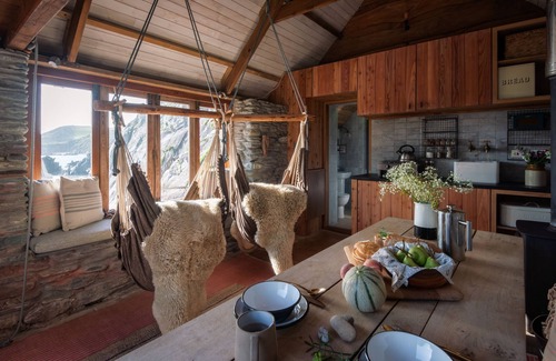 Newton Ferrers Cabin | Atlantis - a boathouse that sleeps 2 guests in 1 bedroom