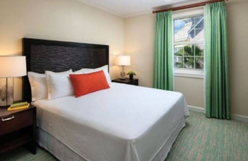 Paradise Island Resort | Atlantis at HALF THE PRICE- Sleeps 4 with Aquaventure waterpark access.