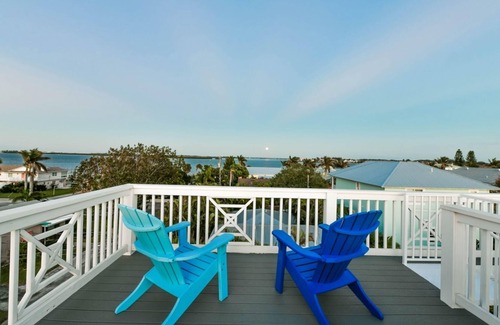 Bradenton Beach House | Atlantis Beach House by AMI Locals
