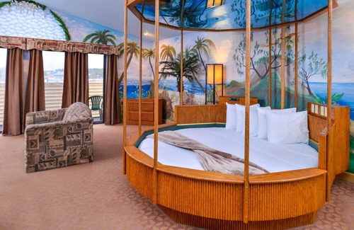 Lake Delton Hotel | Atlantis Family Waterpark Hotel, an Ascend Collection Hotel