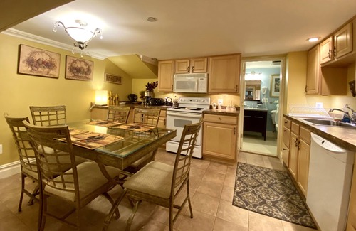 North End Bed & Breakfast | Atlantis Inn Hotel