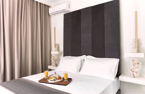 Skiathos Town Hotel | Atlas Suites
