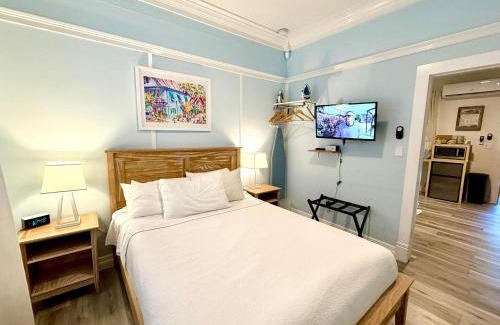 Historic Seaport Apartment | Atocha Cottage - Harbor Walk Hideaways