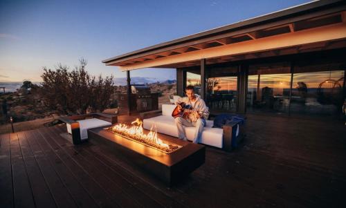 Pioneertown House | Atomic Ranch by Fieldtrip Secluded Pool Views