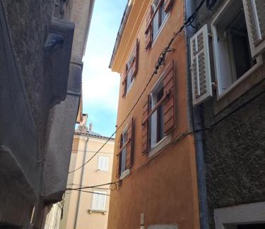 Cres House | Atraktivna kuća sa saunom i grijanim jacuzzijem