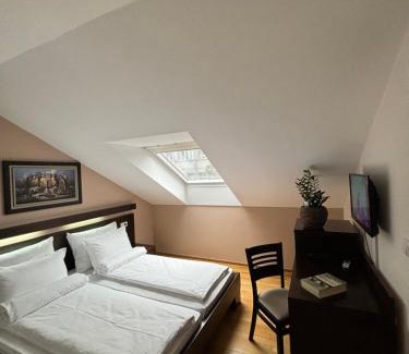 Sremska Mitrovica Bed & Breakfast | Atrium