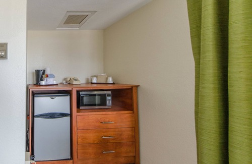 Wildwood Crest Hotel | Attache Motel