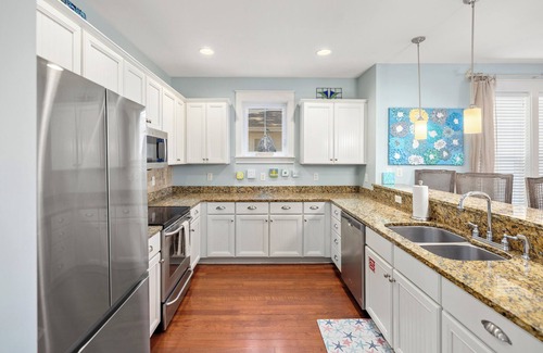 Laurel Grove House | ATTENTION! NEW RENOVATIONS! Golf Course View~includes a 6 Seat GOLF Cart