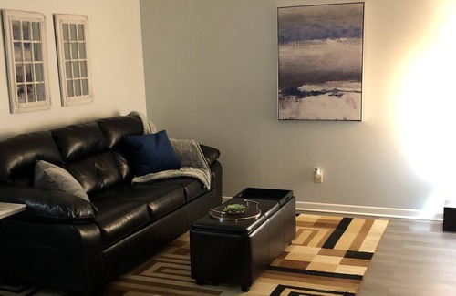 Hillcrest Apartment | Attention Travel Professionals (nurses, etc)! Long-term Rental