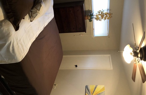 Hillcrest Apartment | Attention traveling professionals! 1BR/1BA 30-day minimum rental