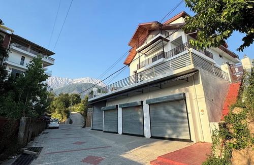 Sidhpur Villa | Attic Breeze 2BR -Mountain Villa By Homeyhuts