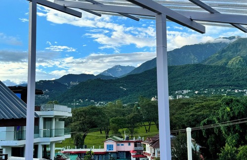 Sidhpur Villa | Attic Breeze 2BR -Mountain Villa By Homeyhuts