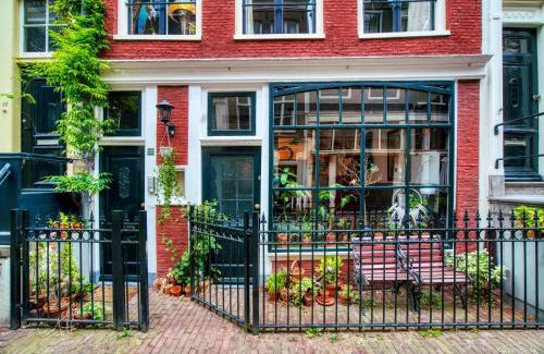 Grachtengordel-West Bed & Breakfast | Attic Monkeys Lodge