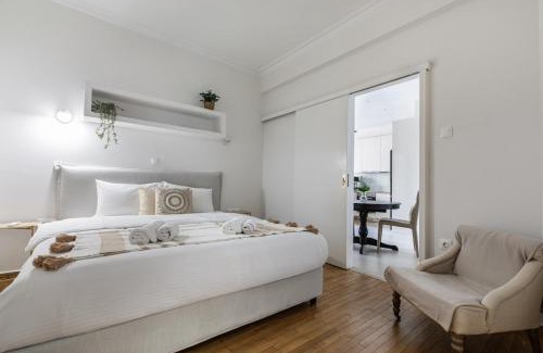 Mousio Apartment | Attica - Captivating 2-Bedroom Apt in Athens