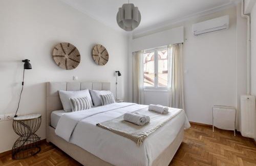 Mousio Apartment | Attica - Captivating 2-Bedroom Apt in Athens