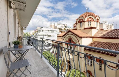 Mousio Apartment | Attica - Captivating 2-Bedroom Apt in Athens