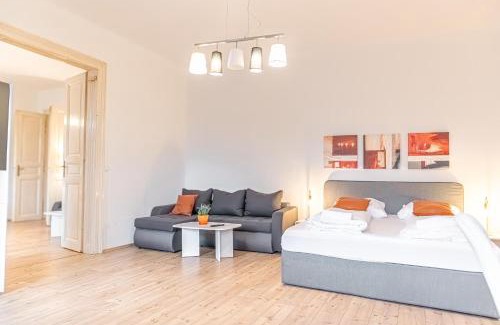 Wahring Apartment | Attractive 2BR Apt Near AKH Ideal for Longstays