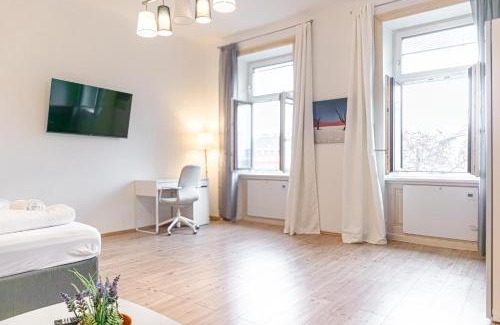 Wahring Apartment | Attractive 2BR Apt Near AKH Ideal for Longstays