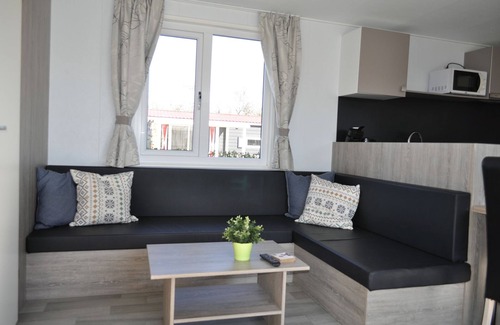 Serooskerke Ski Chalet | Attractive chalet, close to the coast of Zeeland