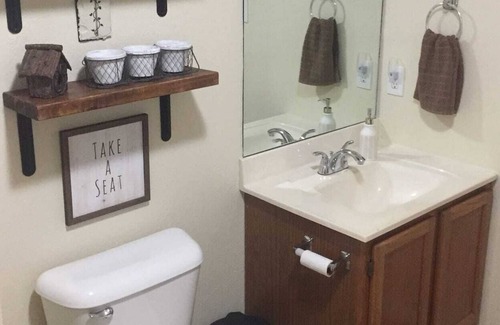 Cedar Bluff Condo | Attractive Knoxville Condo. Close to Everything!