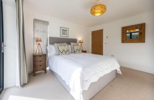 Westleigh House | Attractive pet friendly beach house in Westward Ho