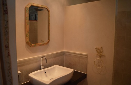 Bazens Bed & Breakfast | Attractive room in a peaceful, country home