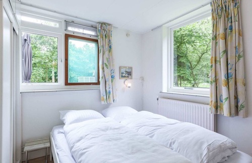 Breezand House | Attractive vacation home with spacious garden