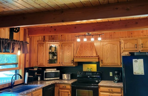 Pittsburg House | ATV Direct Access! Snowmobile via Back Lake. Plenty of truck/trailer parking!