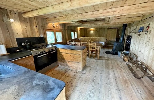 Entremont Ski Chalet | Atypical chalet in alpine pastures