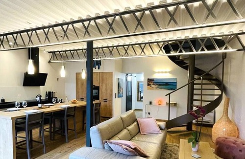 Palau-del-Vidre House | Atypical house with terrace, courtyard, air conditioning and WIFI
