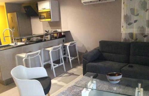 Les Abymes House | AU BONHEUR DE PINPIN