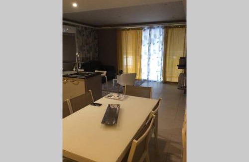 Les Abymes House | AU BONHEUR DE PINPIN