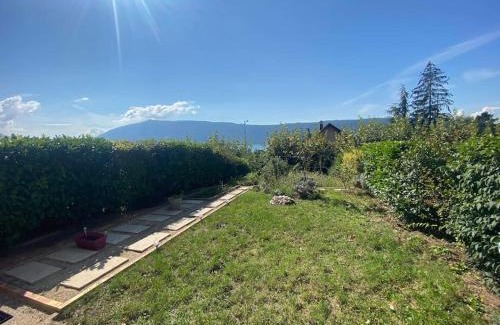 Veyrier-du-Lac Apartment | Au Bonheur des Roses, parking, terrasse & jardin
