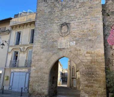Saint-Mitre-les-Remparts Villa | Au cœur du village