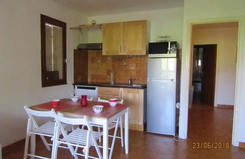 Saint-Cyr-sur-Mer Apartment | Au calme Residence l'ile heureuse