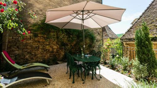 Beynac-et-Cazenac House | Au coeur de Beynac, une maison de caractère avec jardin terrasse