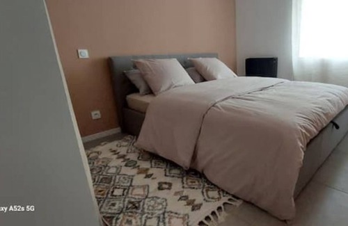 Remoulins Apartment | Au Milieu des Villes Historiques