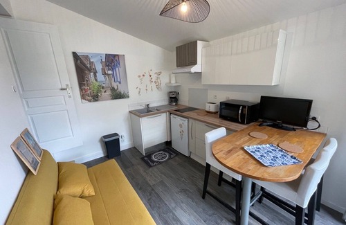 Saint-Medard-en-Jalles Cottage | Au Parfum des Fleurs