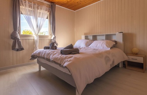 Hautefage-la-Tour Bed & Breakfast | Au petit bonheur