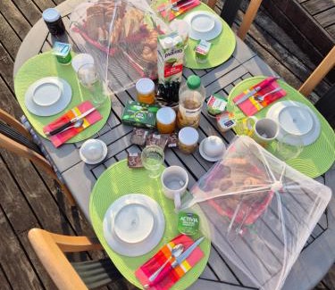 Hautefage-la-Tour Bed & Breakfast | Au petit bonheur