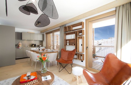 Bergers Condo | Au pied des pistes ! Vue imprenable + piscine