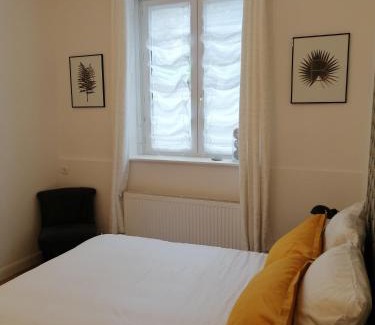 Boulogne-Centre Apartment | Au pied des remparts .
